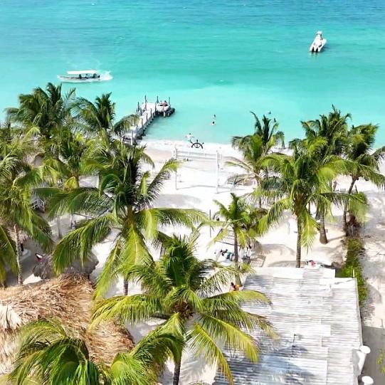 Marine Beach Club &amp; Hotel